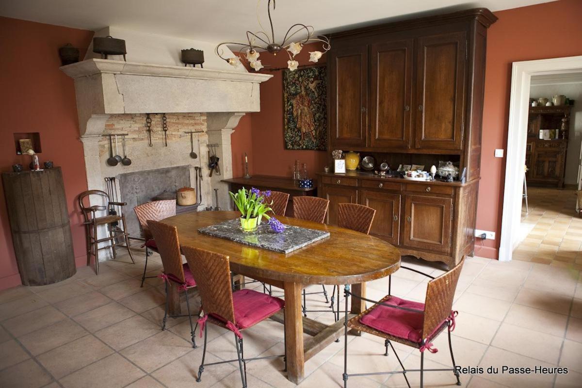 Le Relais Du Passe-Heures Cenans Luaran gambar